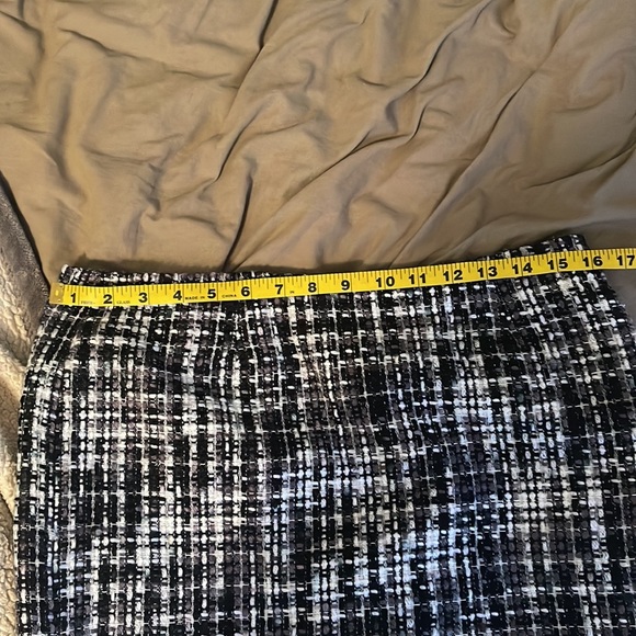 Venus Tweed plaid mini skirt in black and white - Picture 4 of 7